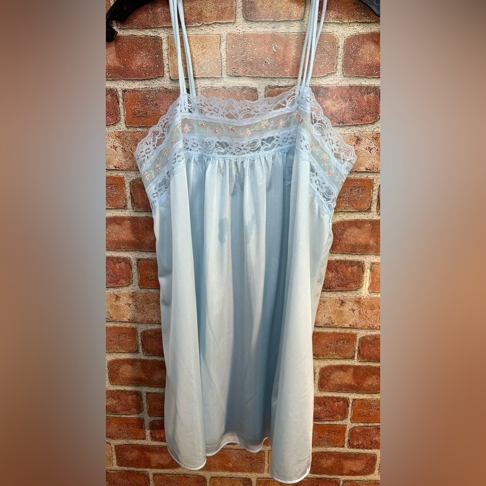 Vintage silky lace trim short teddy/nightie by Gilead size M